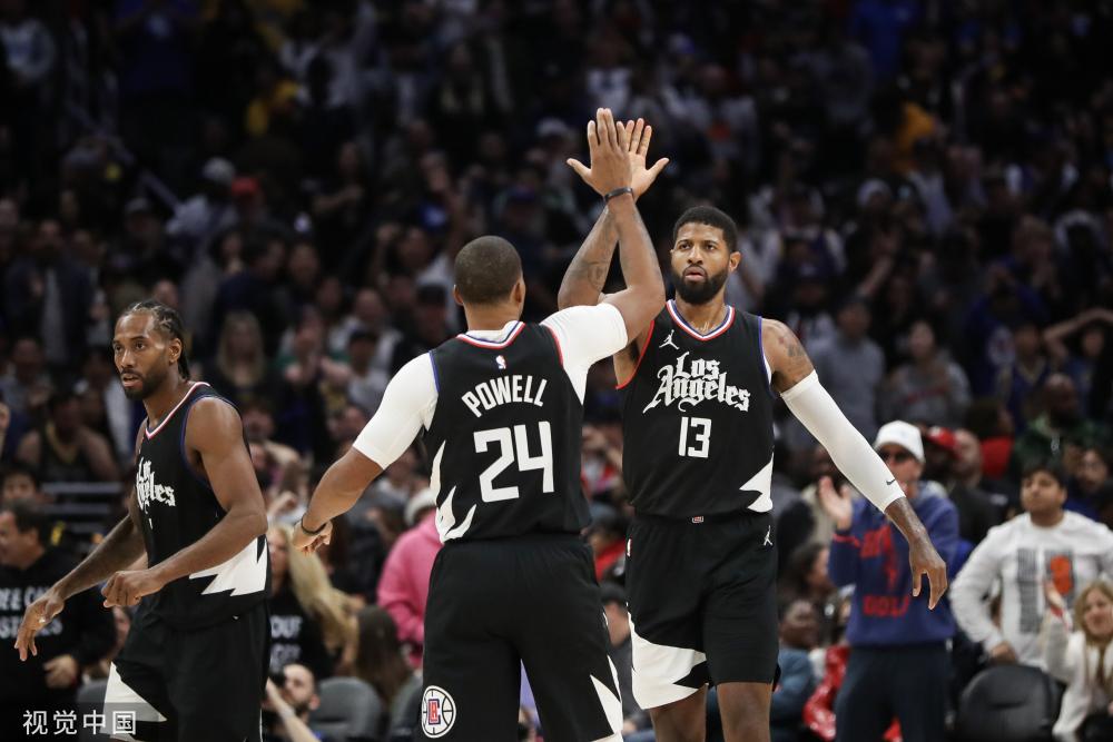 充满悬念与 充满悬念与