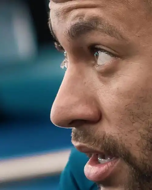 轻球员逐渐 轻球员逐渐